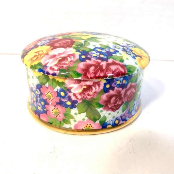 ROYAL WINTON Porcelain Julia Floral Pattern Round Trinket Box - Picture 2 of 9